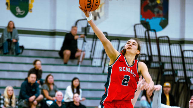 Redondo Union girls BB Ella Zimmerman photos by Mike Choy 2-7-2024120420236 2